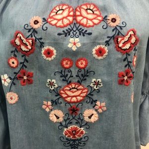 Size Small - off shoulder embroidered tunic dress